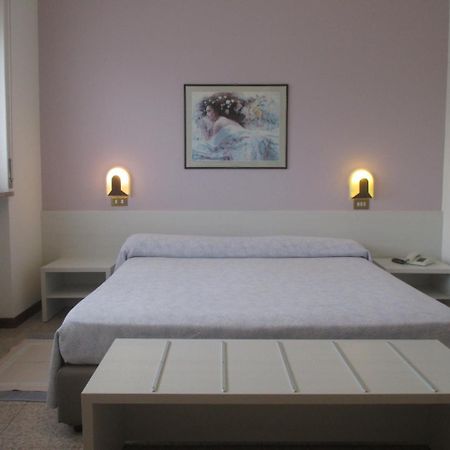Hotel O'Scugnizzo 2 贝卢诺 外观 照片