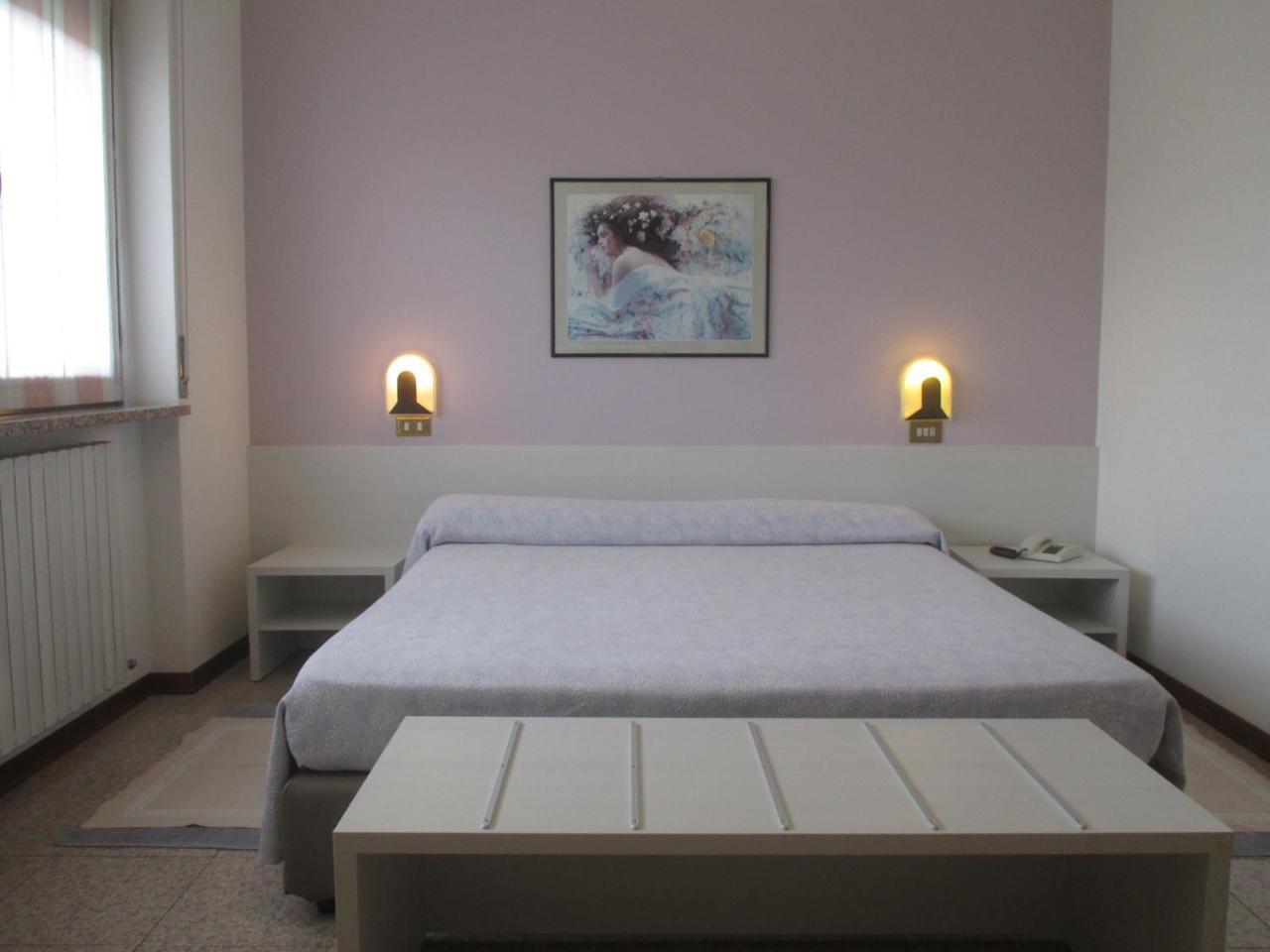 Hotel O'Scugnizzo 2 贝卢诺 外观 照片