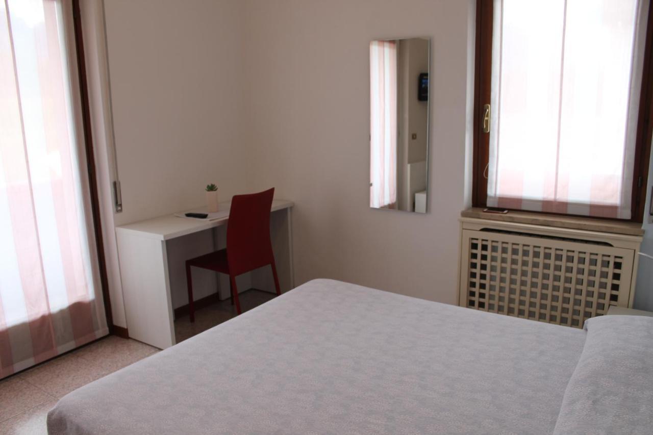 Hotel O'Scugnizzo 2 贝卢诺 外观 照片