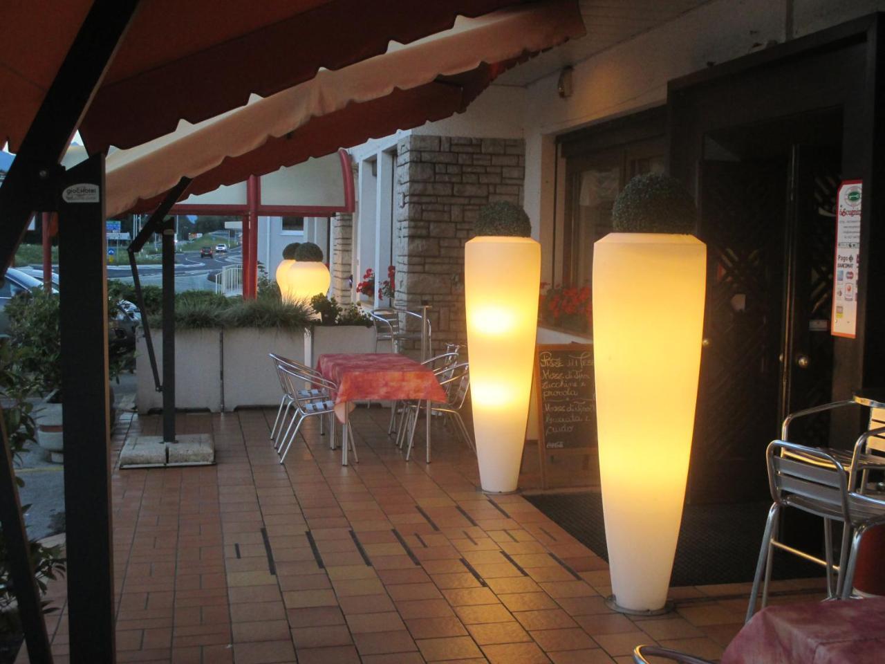 Hotel O'Scugnizzo 2 贝卢诺 外观 照片
