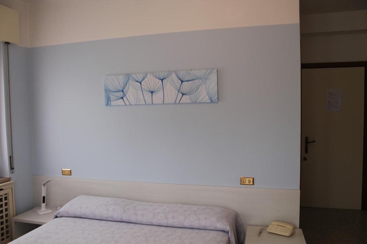 Hotel O'Scugnizzo 2 贝卢诺 外观 照片