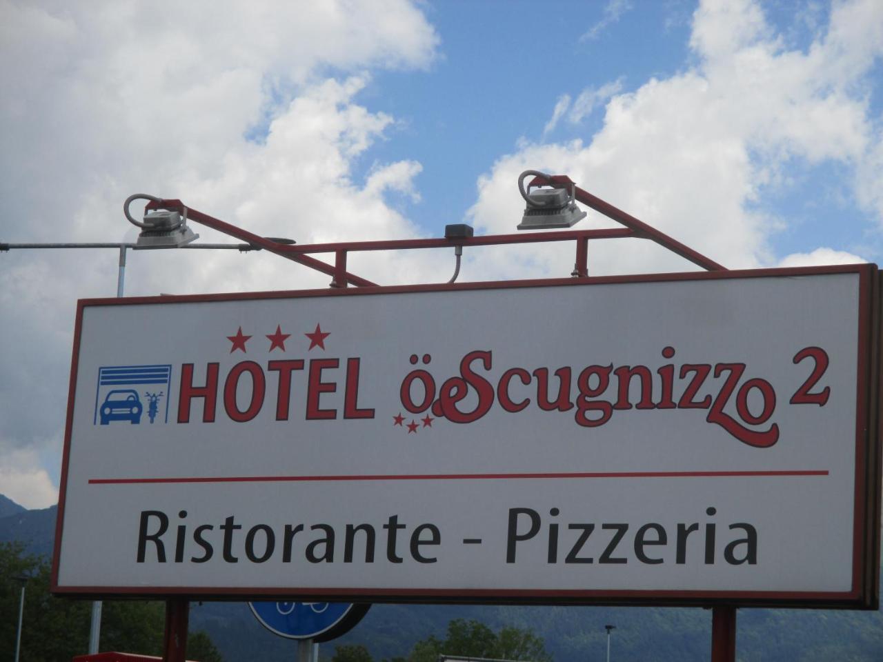 Hotel O'Scugnizzo 2 贝卢诺 外观 照片