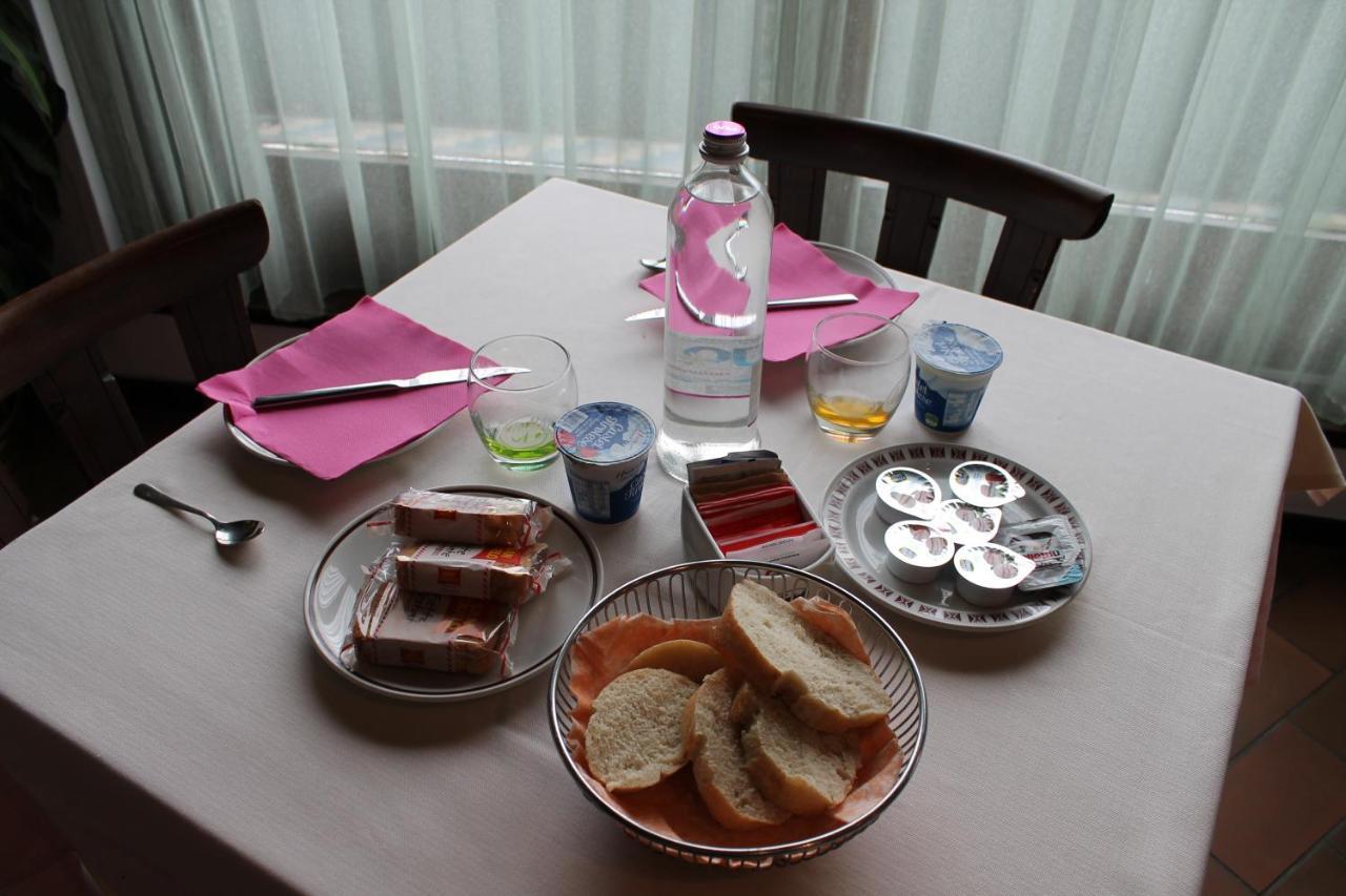 Hotel O'Scugnizzo 2 贝卢诺 外观 照片